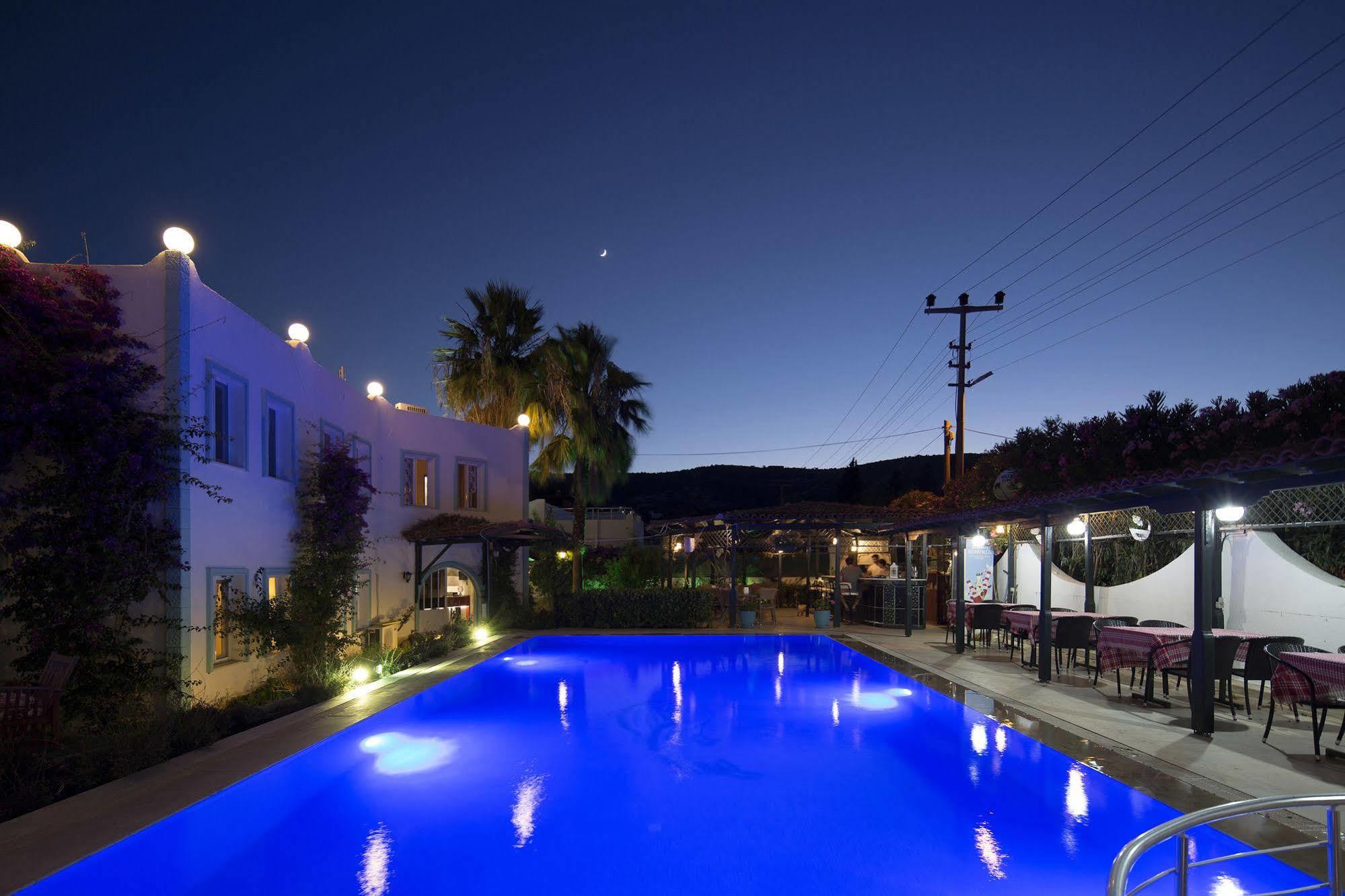 Istanbul Hotel Bodrum Туркбуку Екстериор снимка
